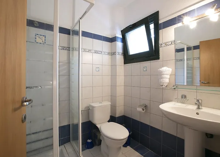 Casa vacanze Blue Crab, Beachfront House In Kalandra #feelslikehome Hanioti