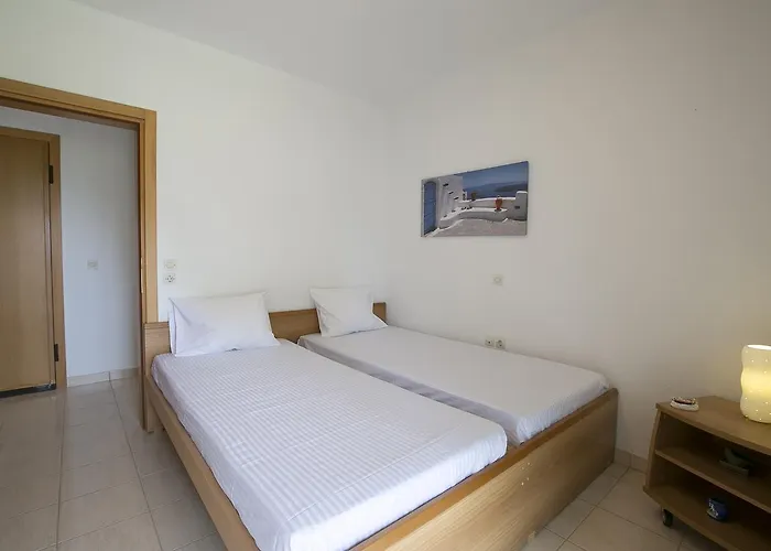 Casa vacanze Blue Crab, Beachfront House In Kalandra #feelslikehome