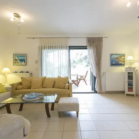 Holiday home Blue Crab, Beachfront House In Kalandra #feelslikehome