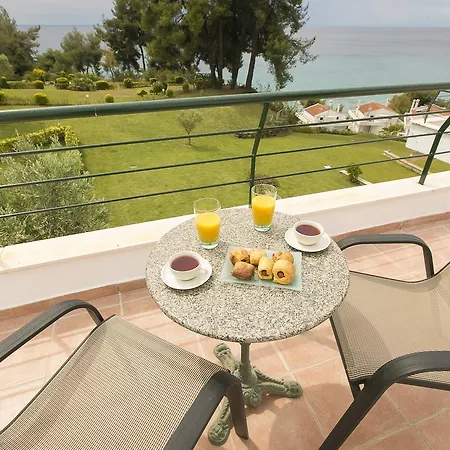 Holiday home Blue Crab, Beachfront House In Kalandra #feelslikehome